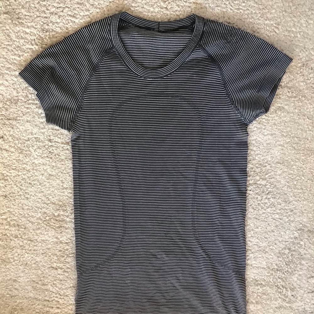 Lululemon Swiftly Tee Striped - Black/White Sz 4